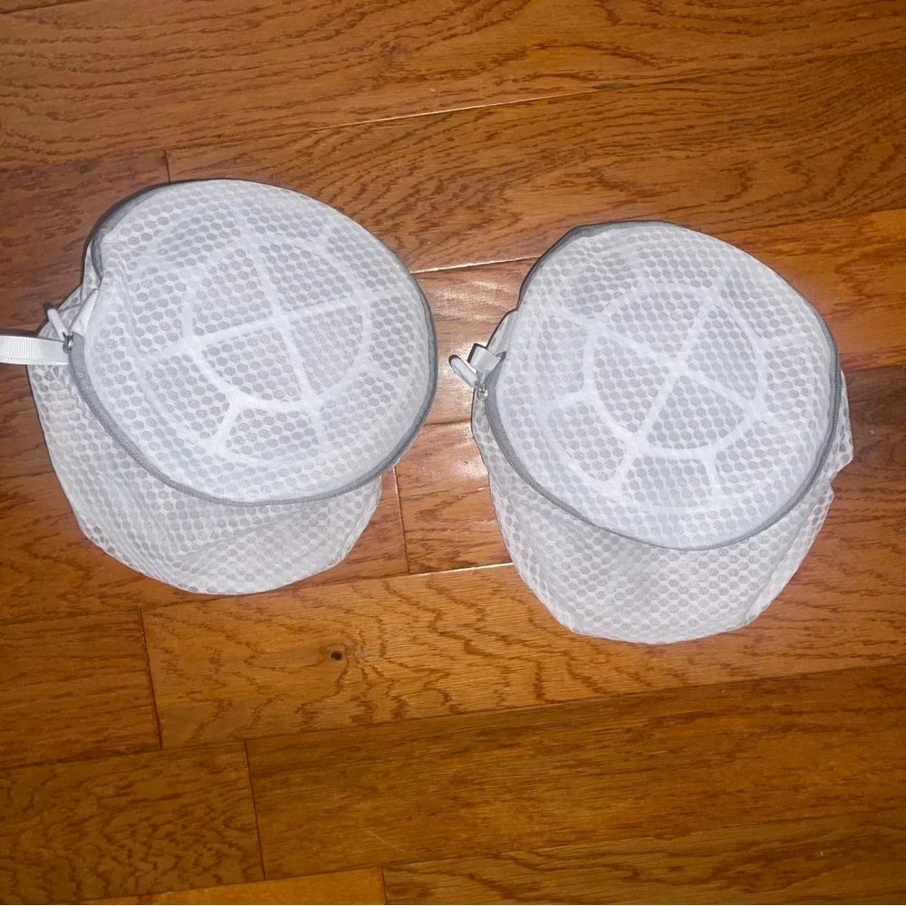 2 Honeycomb Mesh Circular Zipper Laundry Bags